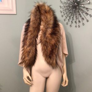 COPY - Bebe sweater with faux fur collar